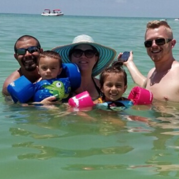 Meet Your Posher! ❤️ - Picture 2 of 2